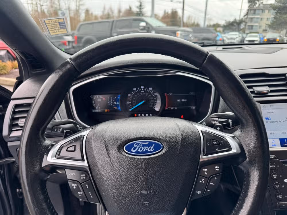 2020 Ford Fusion Titanium Image 18
