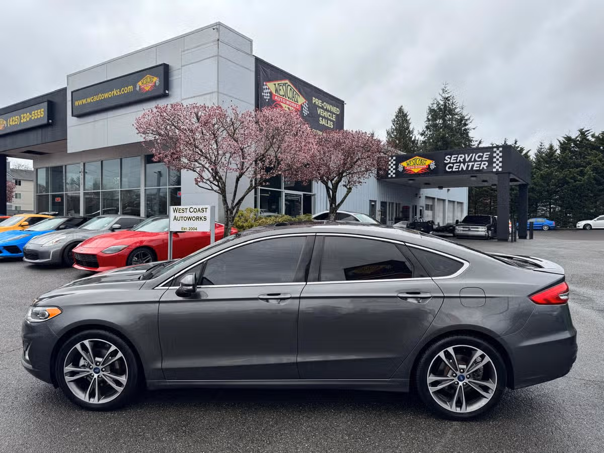 2020 Ford Fusion Titanium Image 2