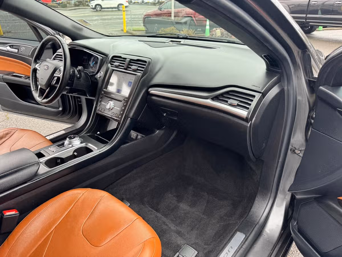 2020 Ford Fusion Titanium Image 14