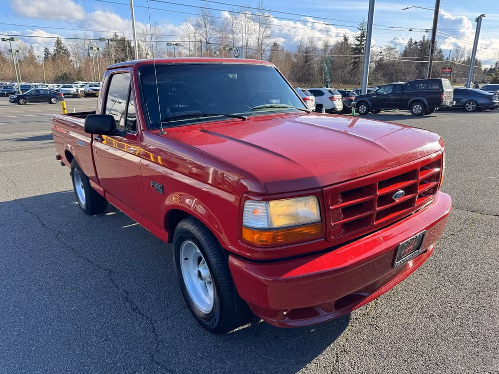 1993 Ford F-150 SVT Lightning Base Regular Cab Image 19