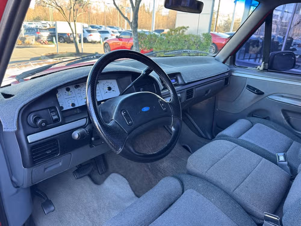 1993 Ford F-150 SVT Lightning Base Regular Cab Image 26