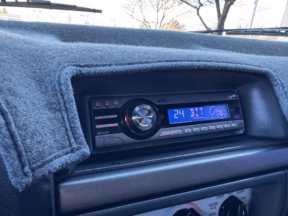 1993 Ford F-150 SVT Lightning Base Regular Cab Image 30