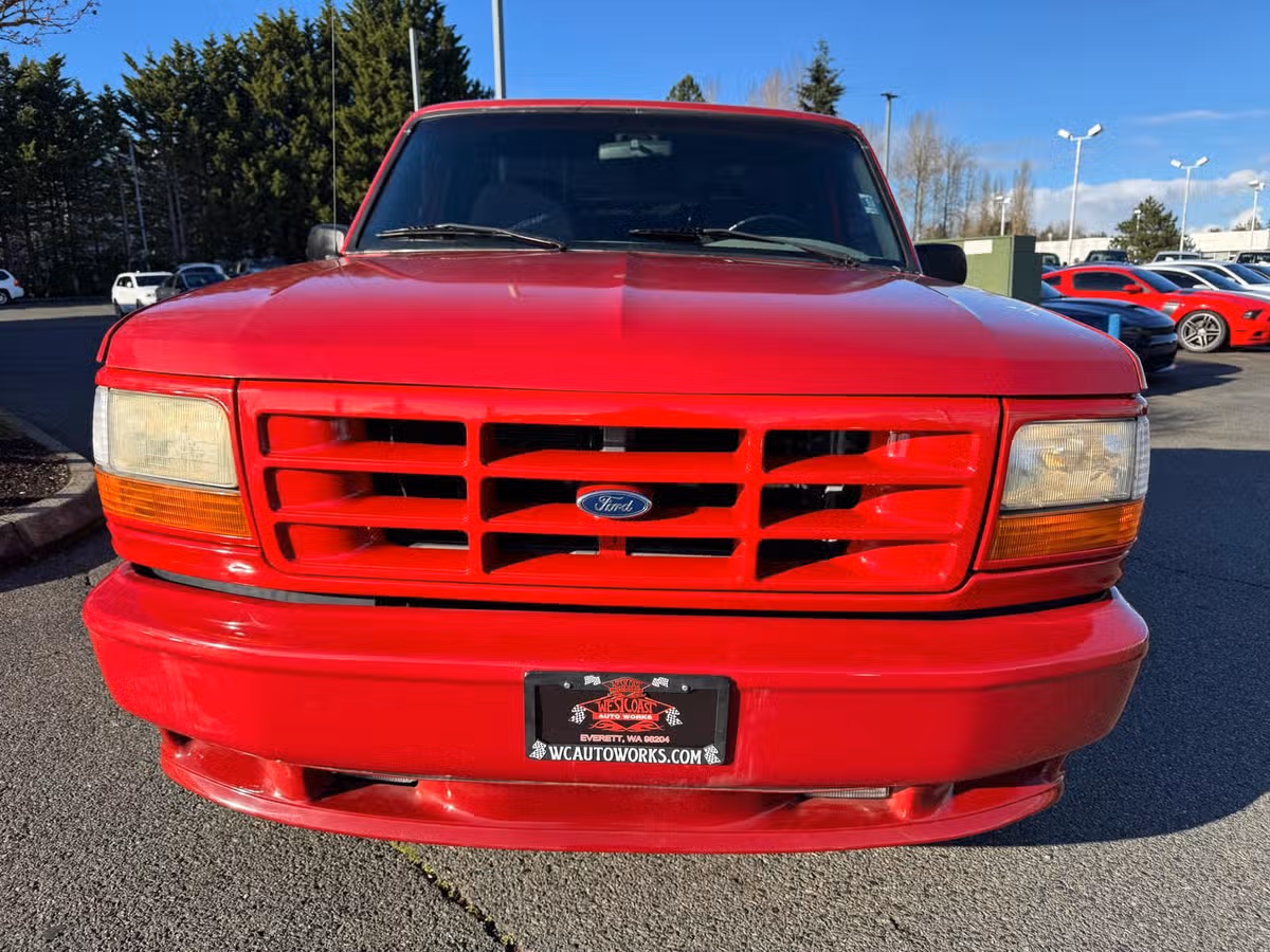 1993 Ford F-150 SVT Lightning Base Regular Cab Image 18