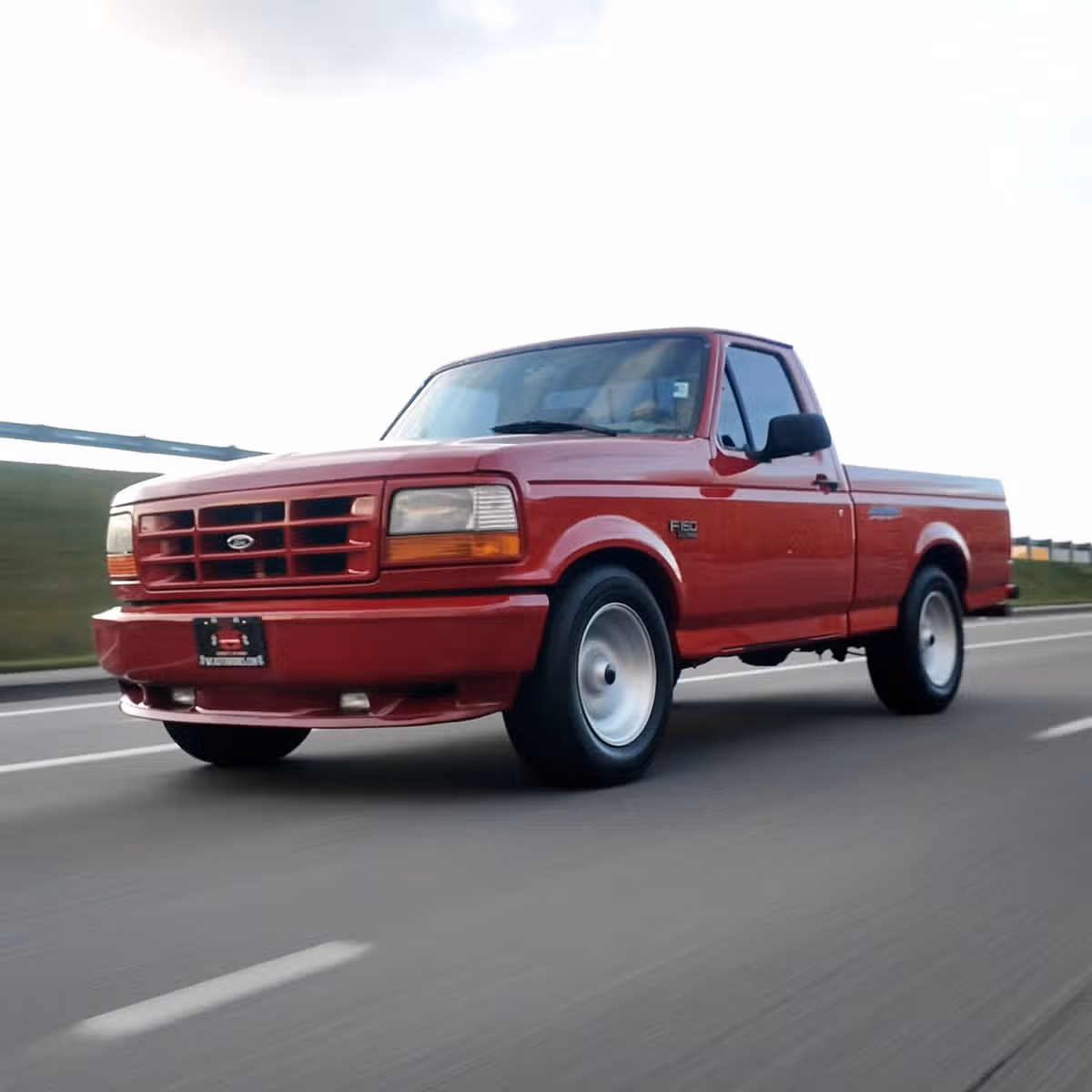 1993 Ford F-150 SVT Lightning Base Regular Cab Image 6