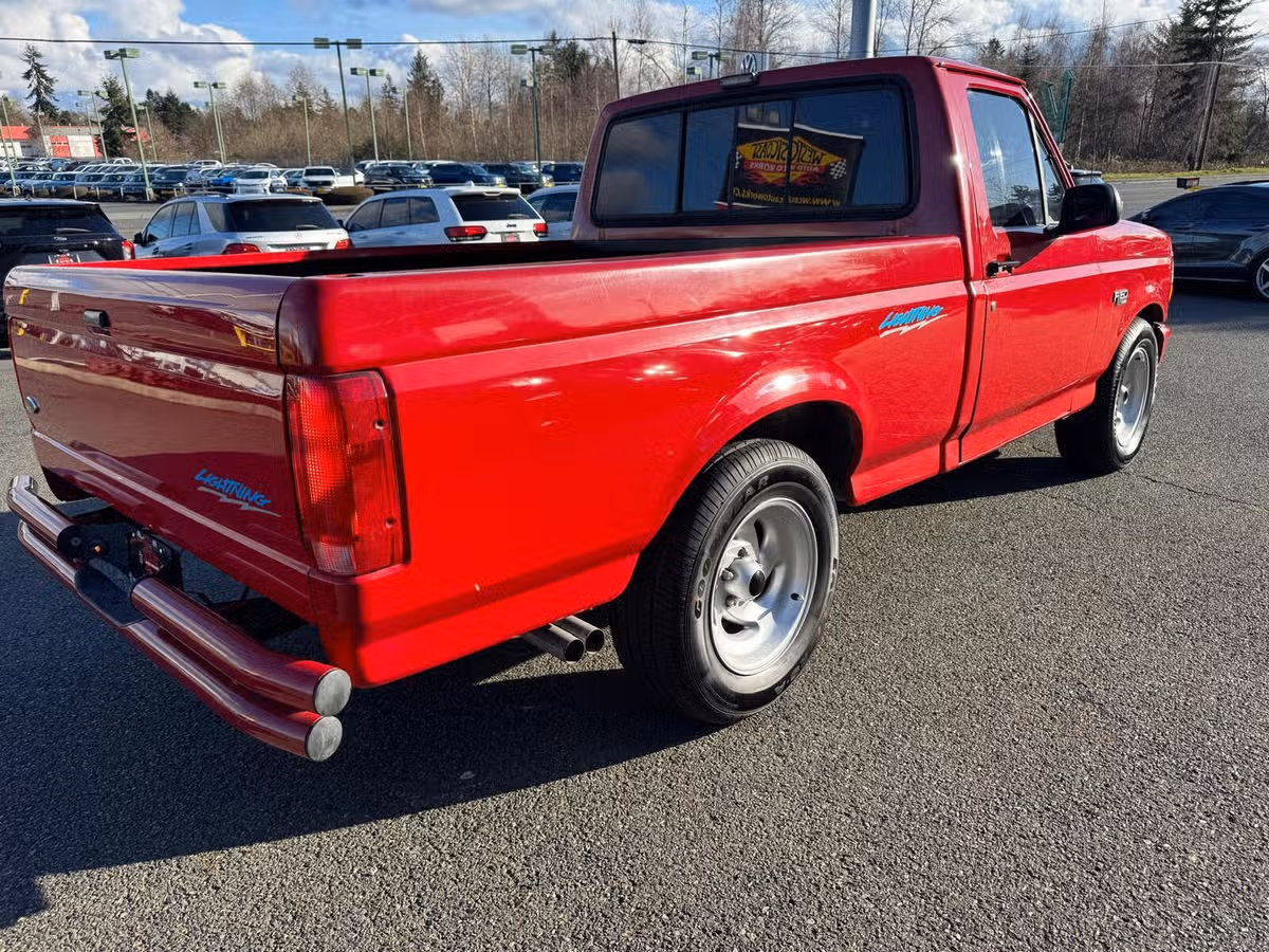 1993 Ford F-150 SVT Lightning Base Regular Cab Image 21