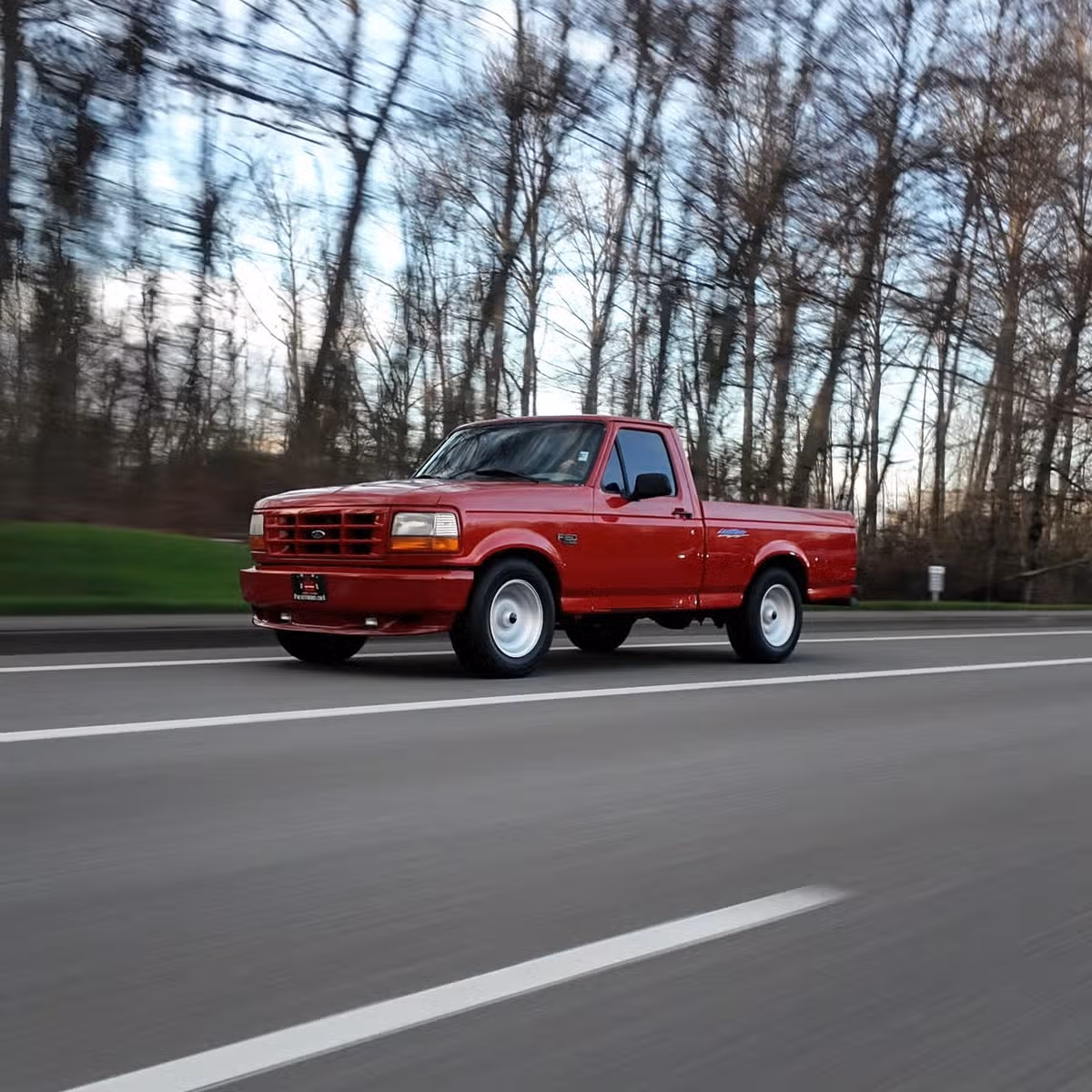 1993 Ford F-150 SVT Lightning Base Regular Cab Image 8