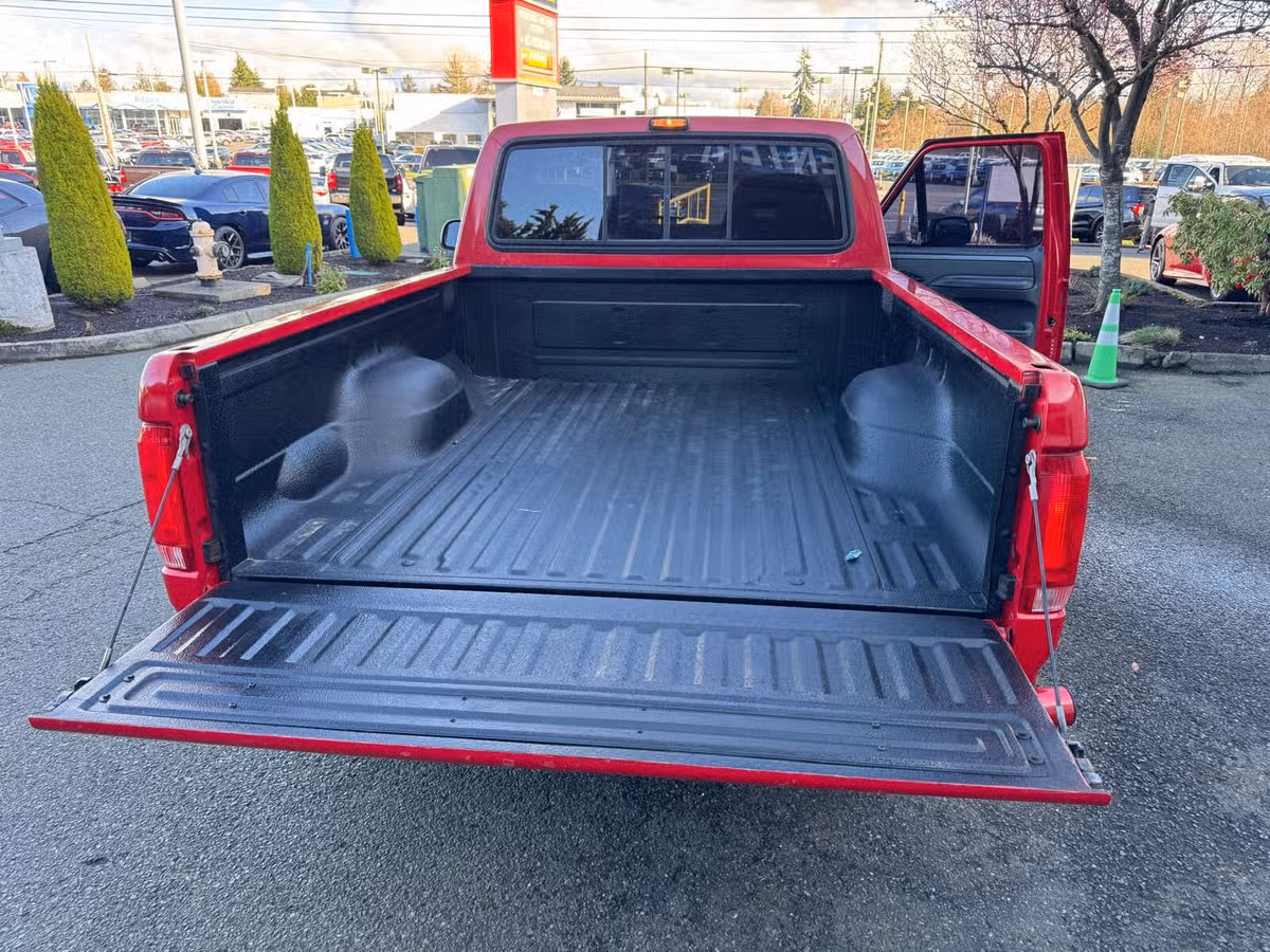 1993 Ford F-150 SVT Lightning Base Regular Cab Image 41