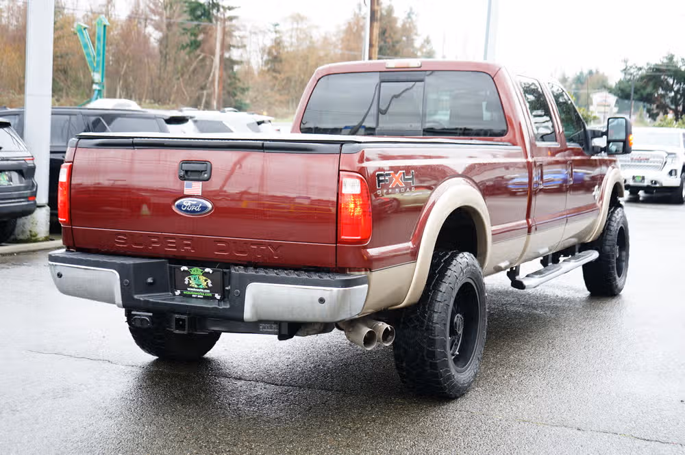 2011 Ford F-350 Super Duty Lariat Crew Cab Image 6