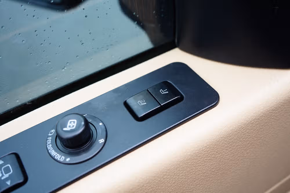 2011 Ford F-350 Super Duty Lariat Crew Cab Image 13