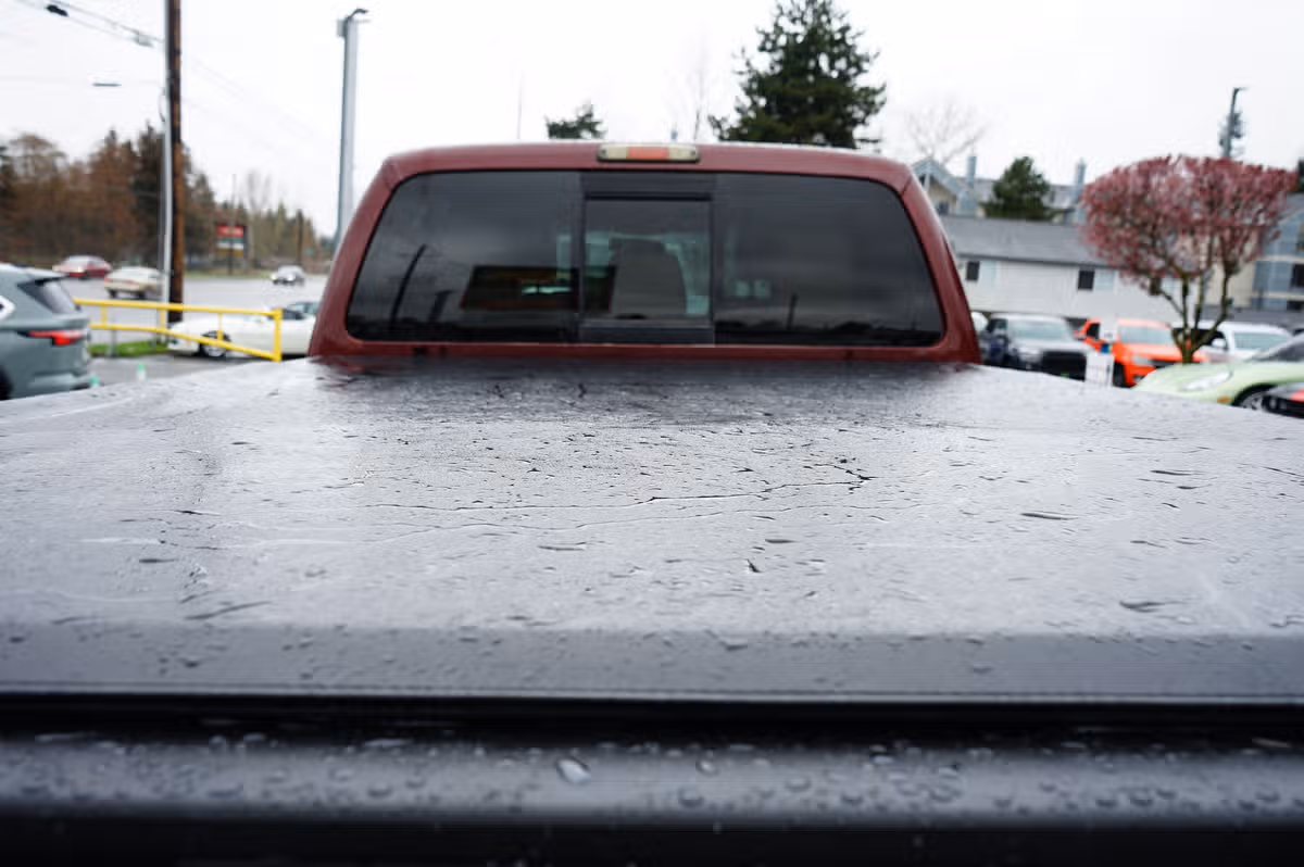2011 Ford F-350 Super Duty Lariat Crew Cab Image 11