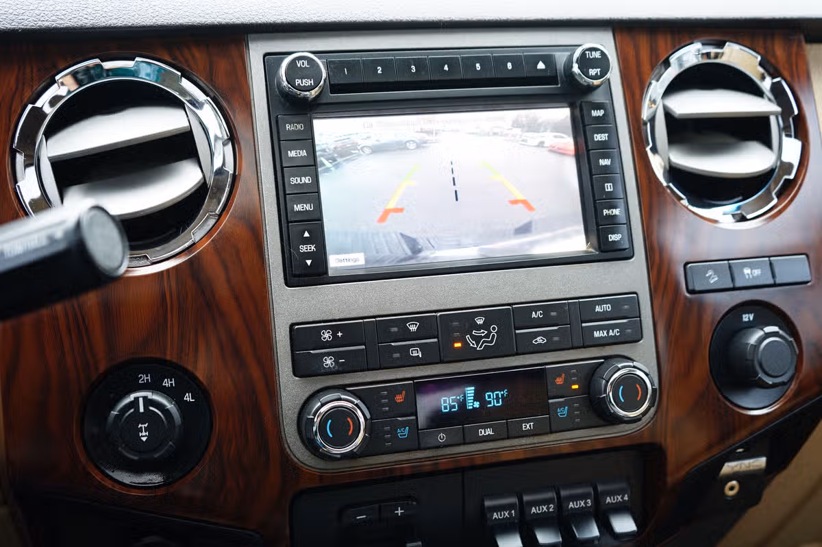 2011 Ford F-350 Super Duty Lariat Crew Cab Image 17