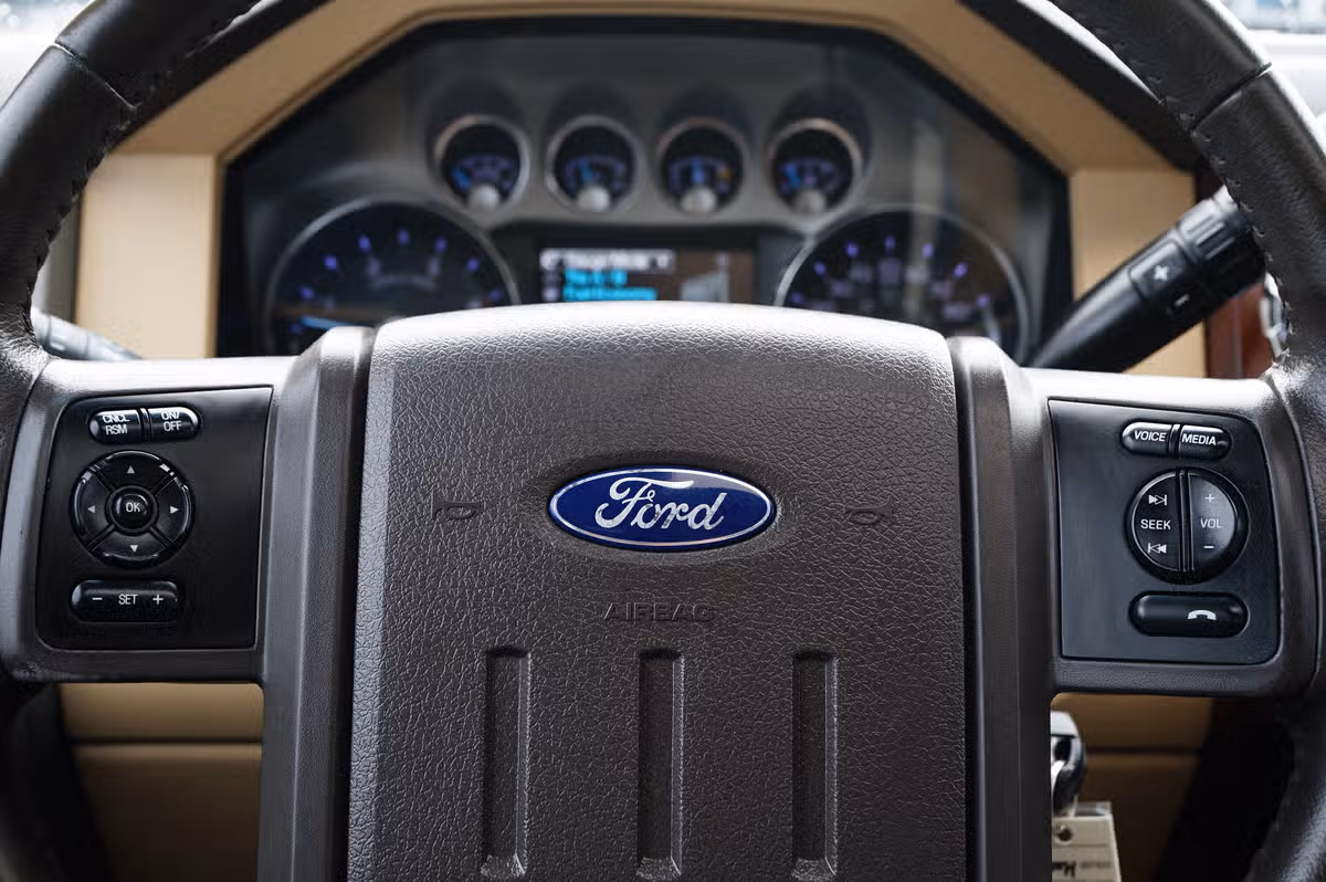 2011 Ford F-350 Super Duty Lariat Crew Cab Image 22