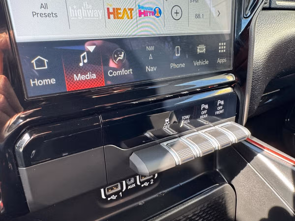 2022 Ram 1500 Rebel Crew Cab Image 17