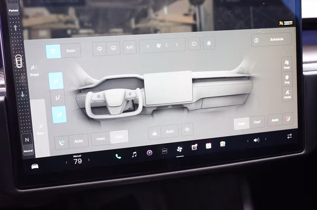 2021 Tesla Model S Plaid Image 17