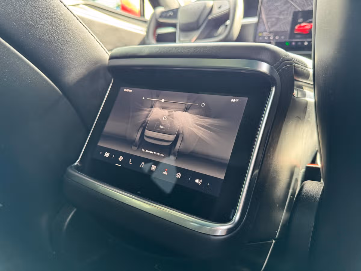 2021 Tesla Model S Plaid Image 23