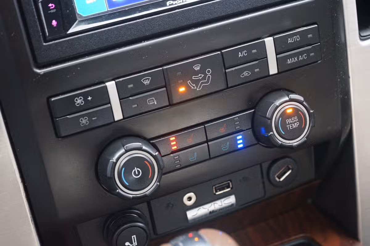 2009 Ford F-150 PLATINUM PICKUP 4D 5 SuperCrew Image 24