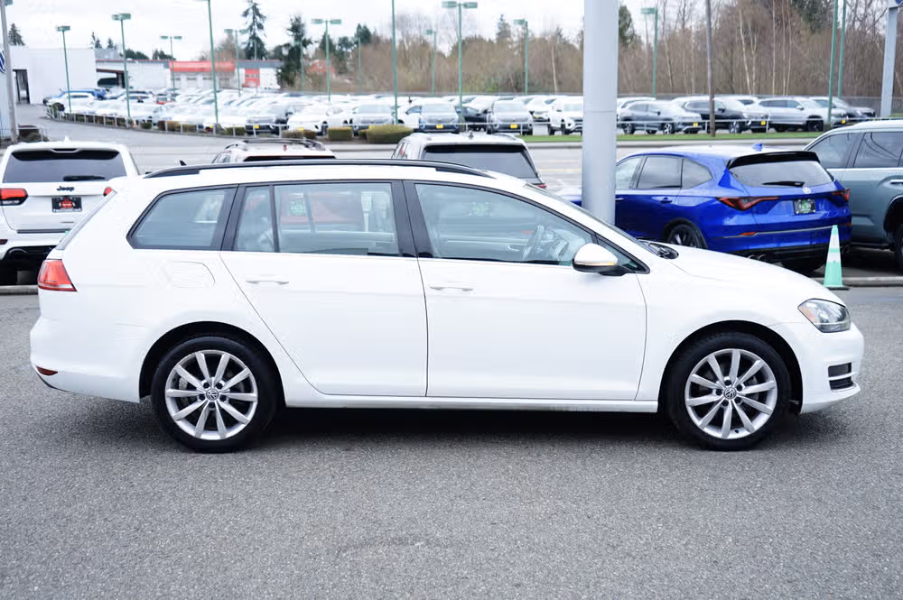 2016 Volkswagen Golf SportWagen TSI SE Image 6