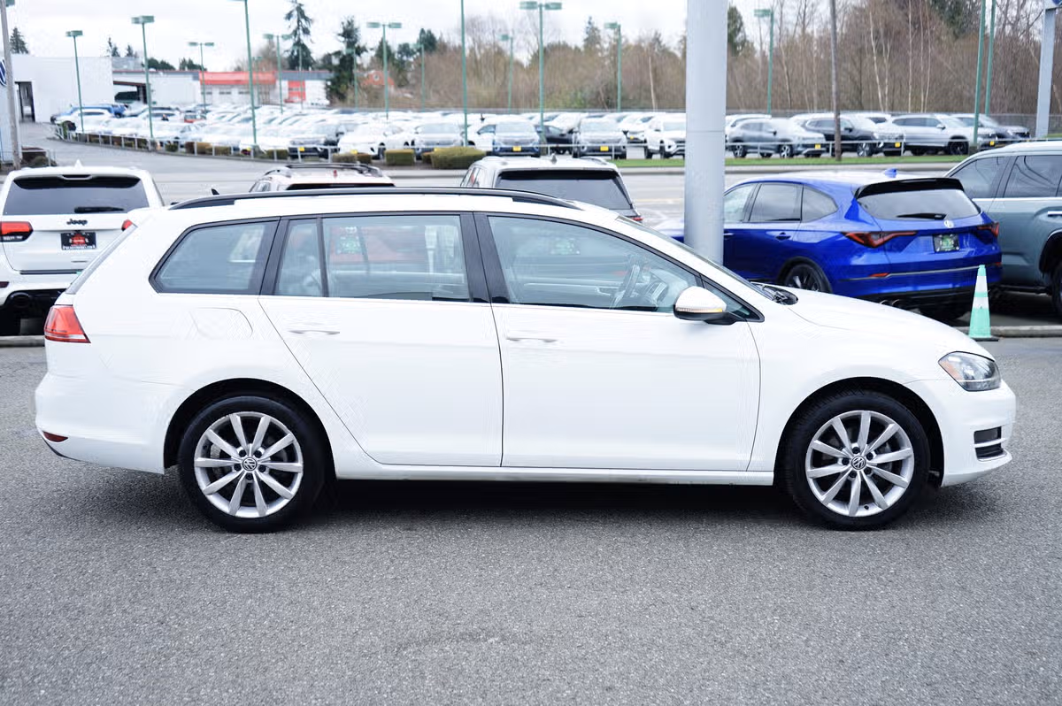 2016 Volkswagen Golf SportWagen TSI SE Image 6