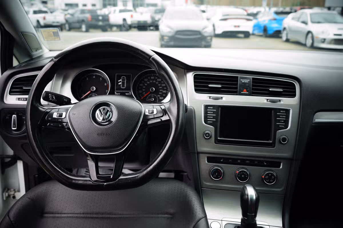 2016 Volkswagen Golf SportWagen TSI SE Image 13