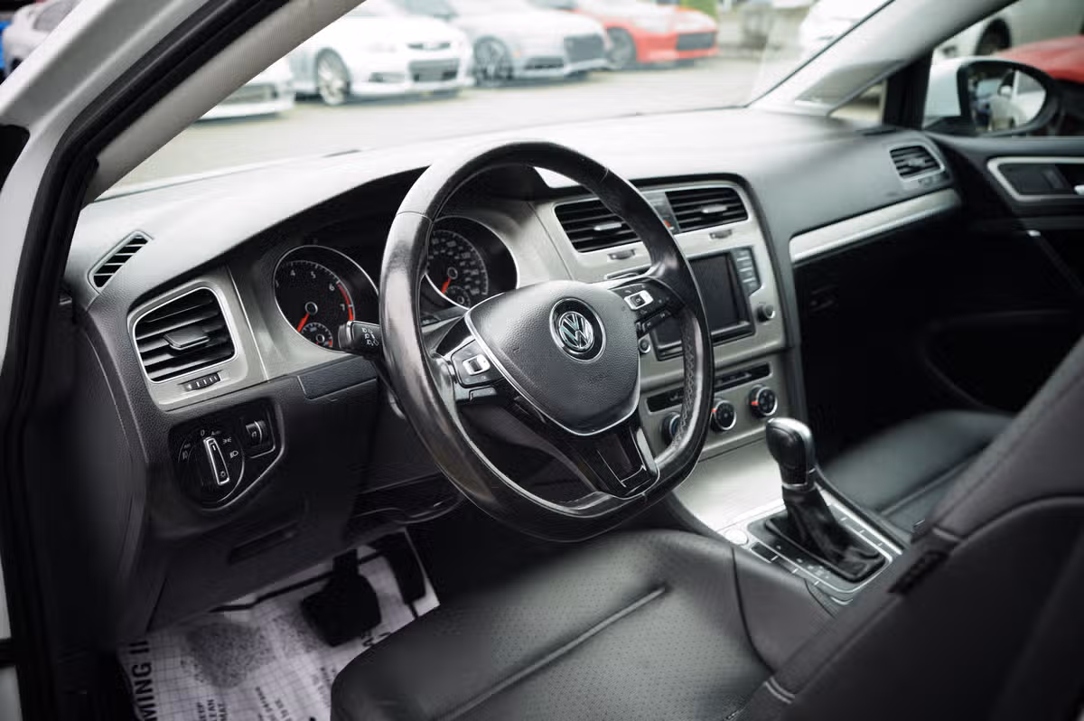 2016 Volkswagen Golf SportWagen TSI SE Image 11
