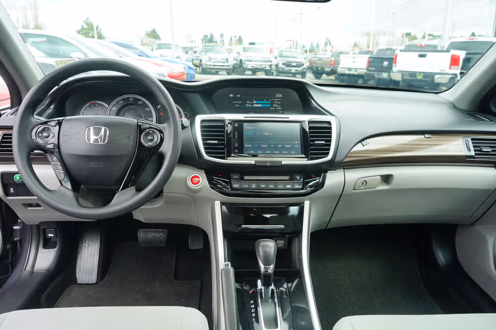 2016 Honda Accord EX Image 15