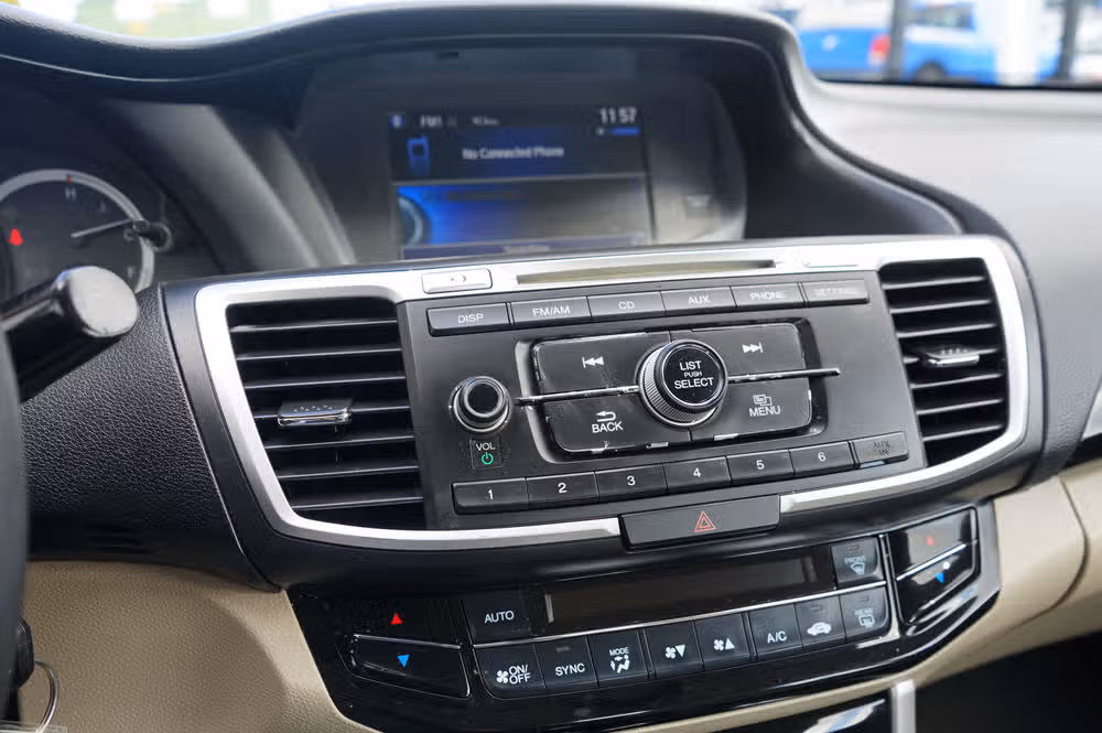 2017 Honda Accord LX Image 16