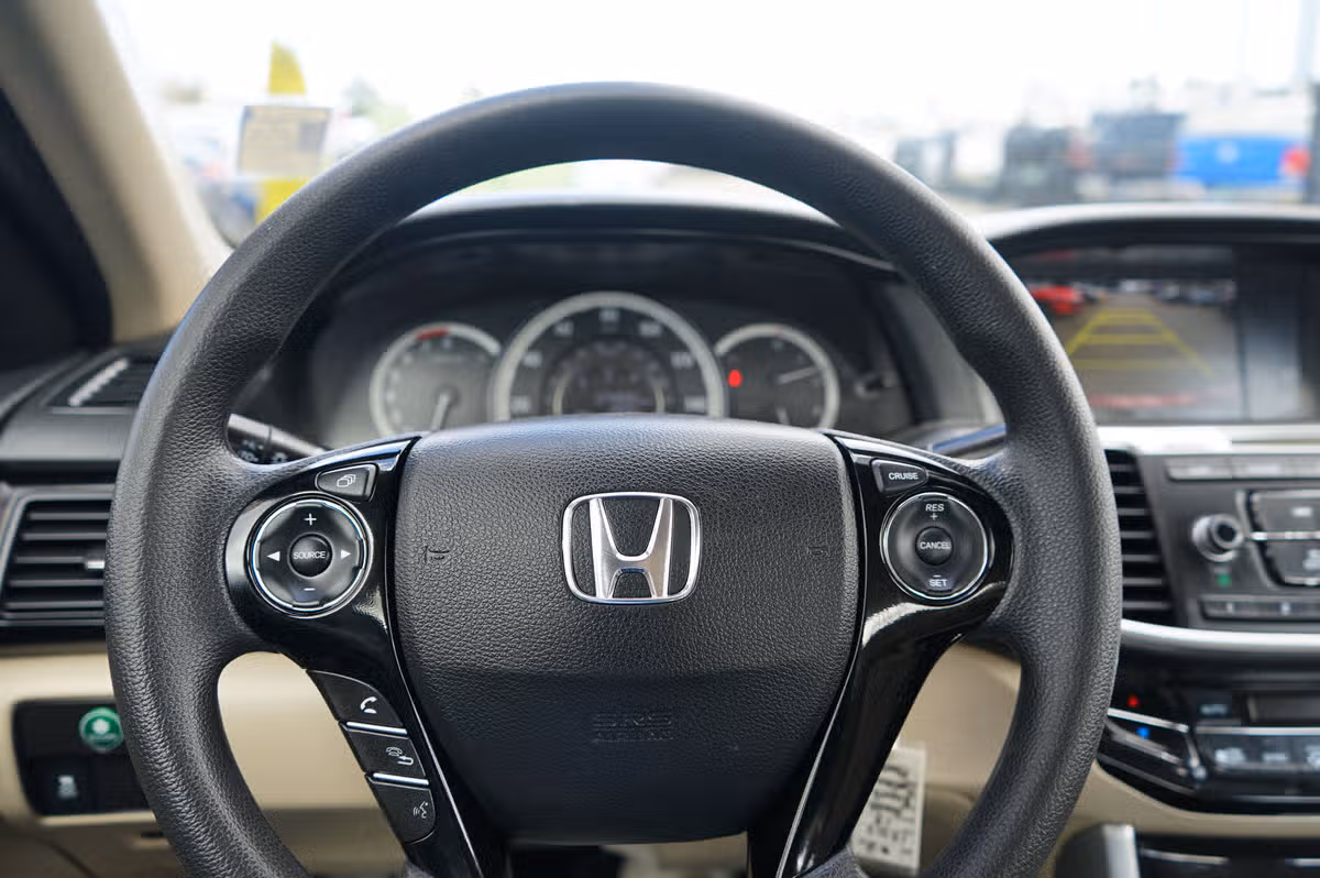 2017 Honda Accord LX Image 18