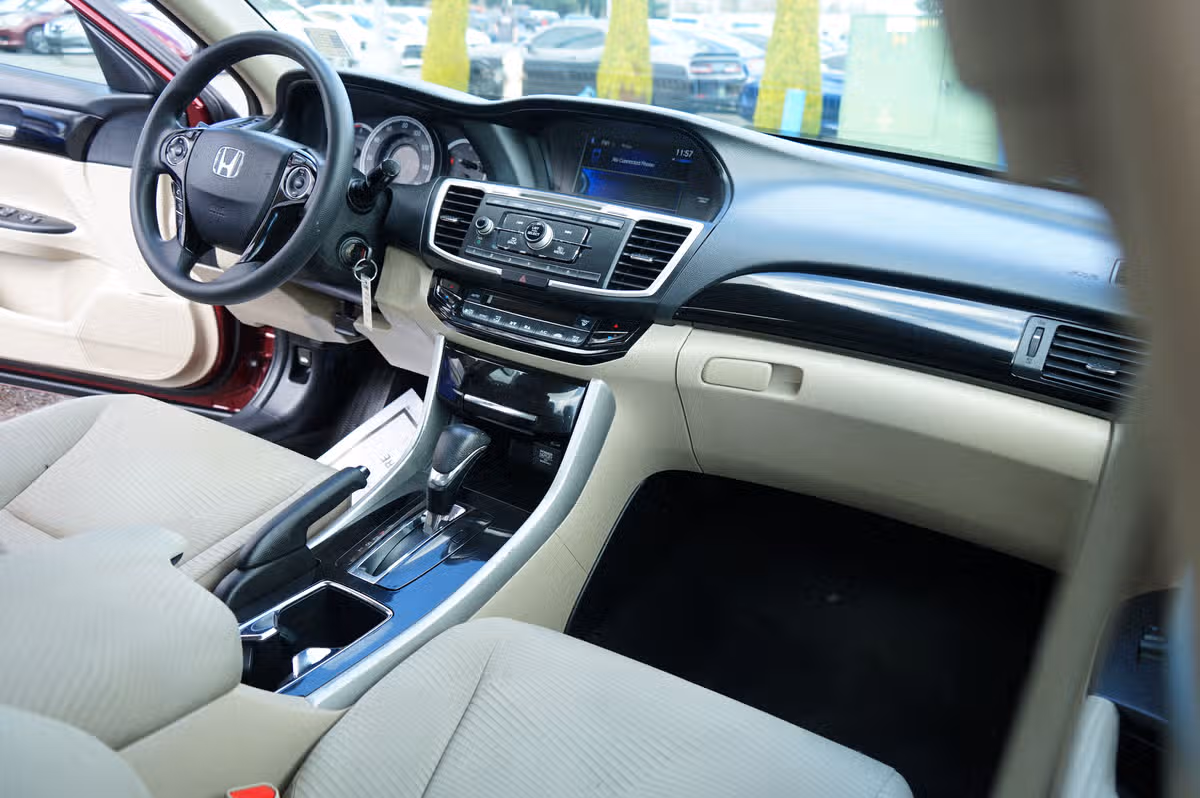 2017 Honda Accord LX Image 13