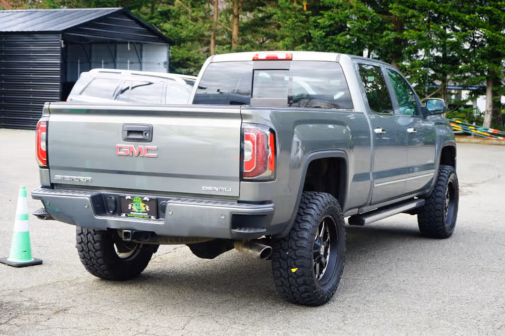 2017 GMC Sierra 1500 Denali Crew Cab Image 5
