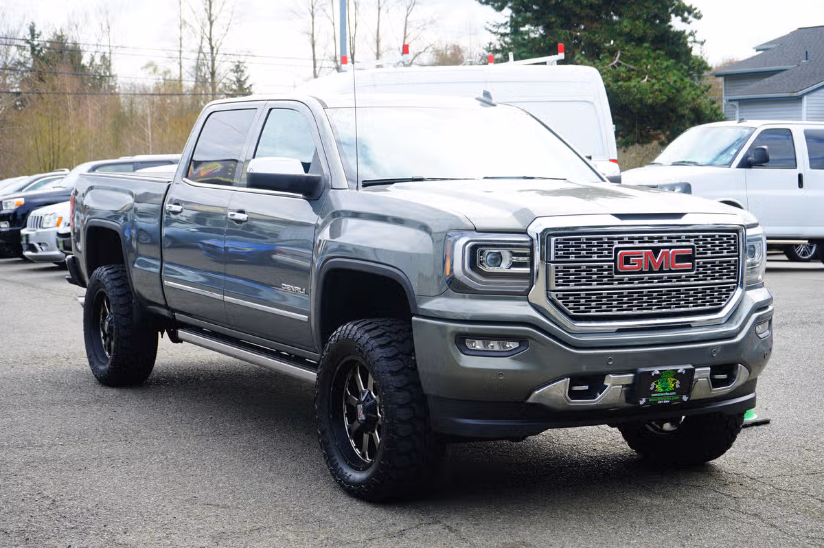 2017 GMC Sierra 1500 Denali Crew Cab Image 7
