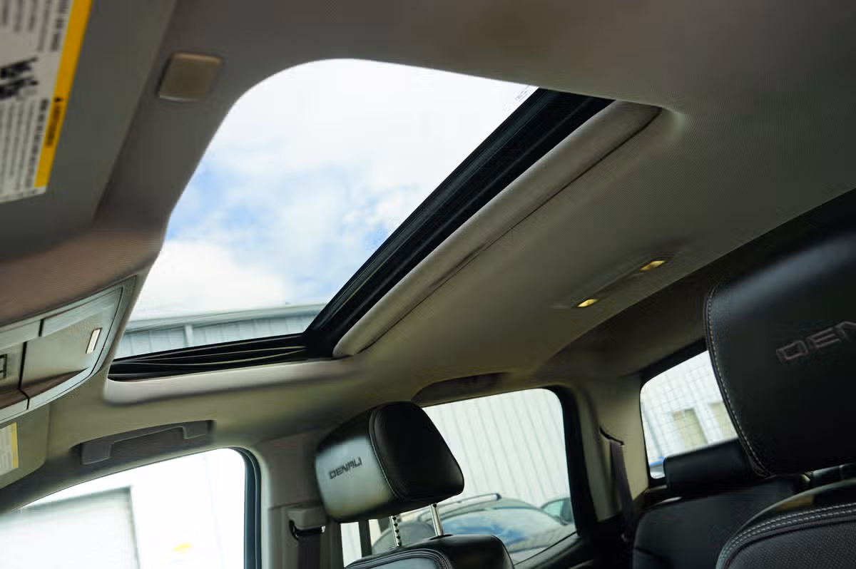 2017 GMC Sierra 1500 Denali Crew Cab Image 17