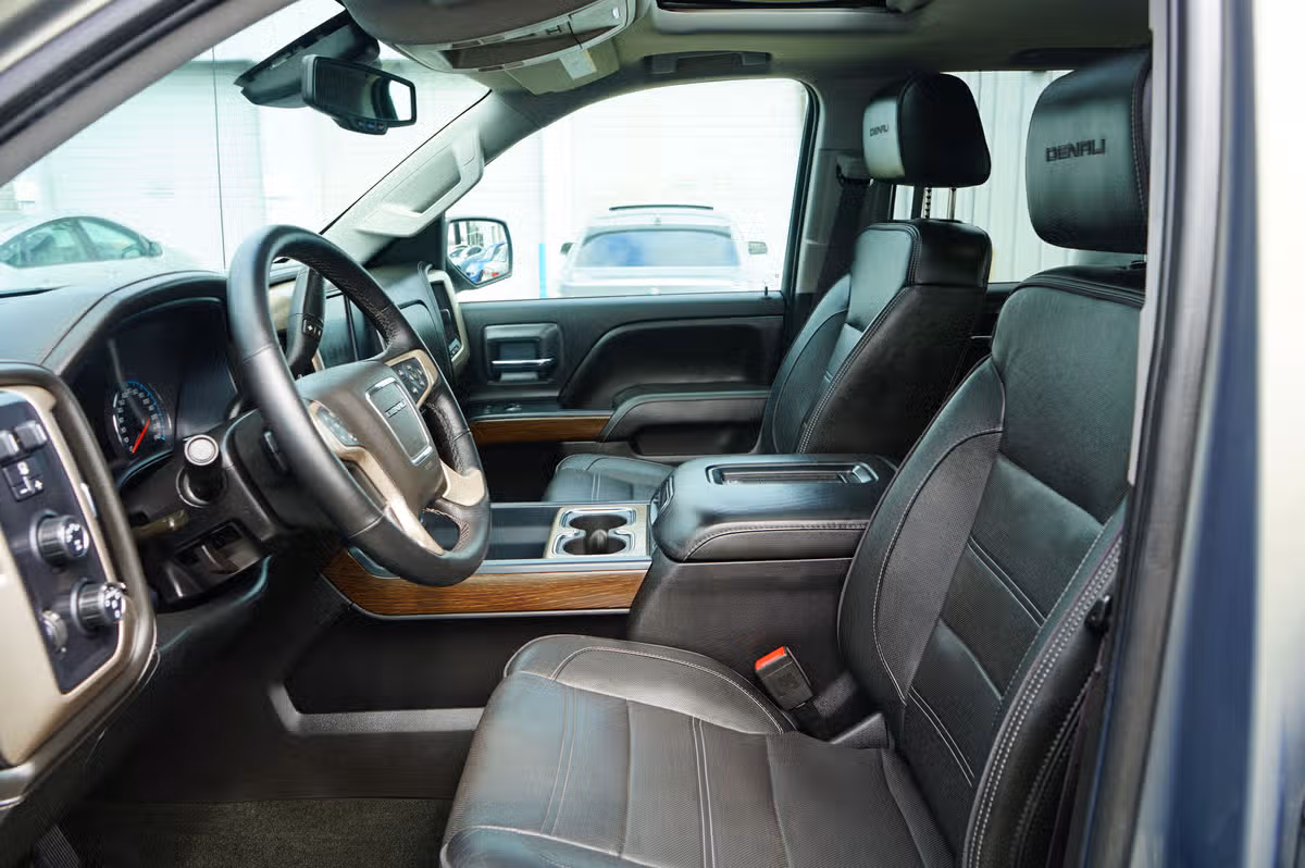2017 GMC Sierra 1500 Denali Crew Cab Image 16
