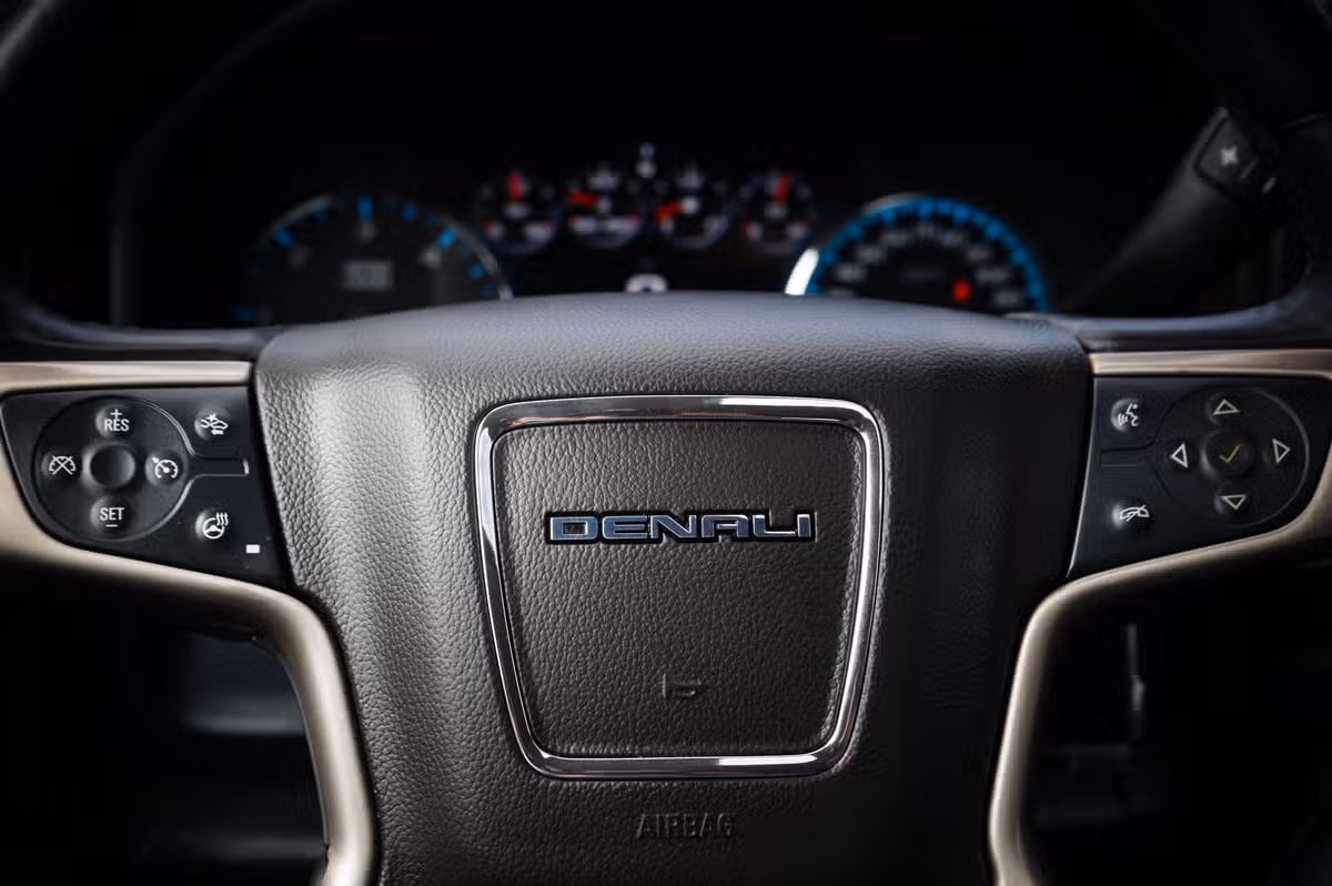 2017 GMC Sierra 1500 Denali Crew Cab Image 27