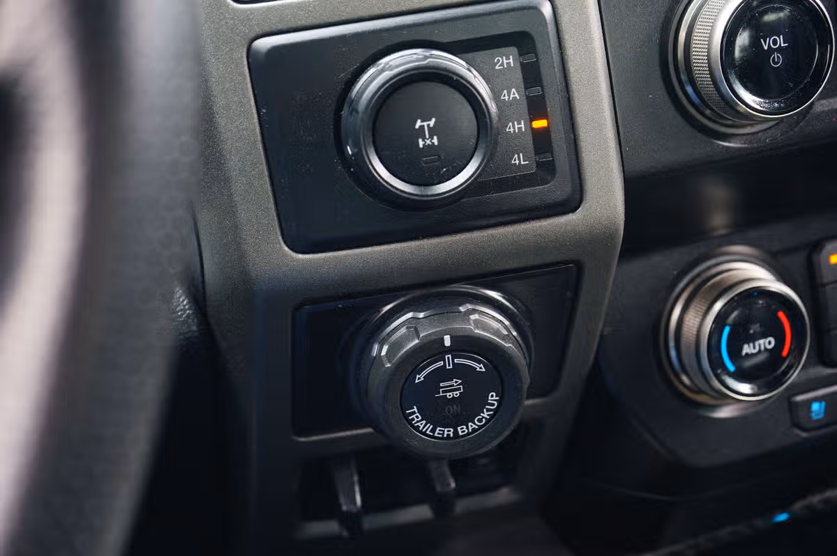 2019 Ford F-150 Raptor SuperCrew Image 23