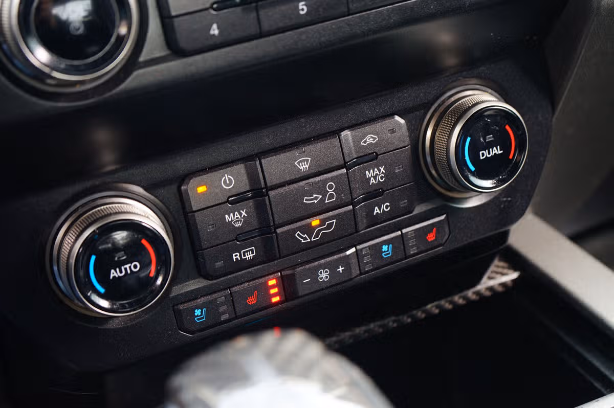 2019 Ford F-150 Raptor SuperCrew Image 24