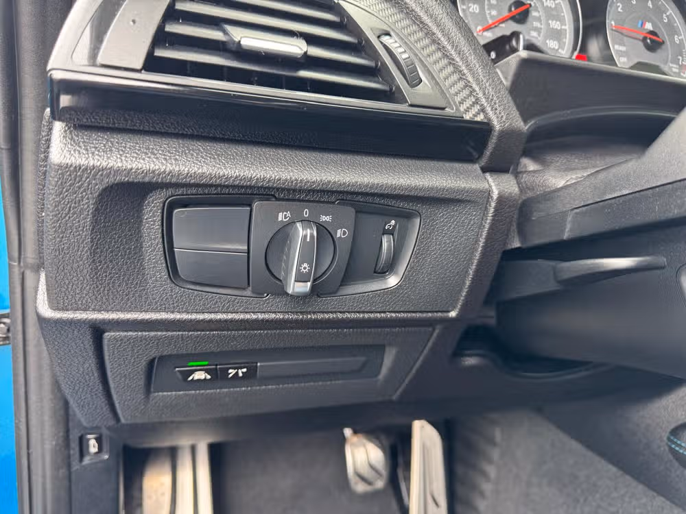 2017 BMW M2 Base Image 24