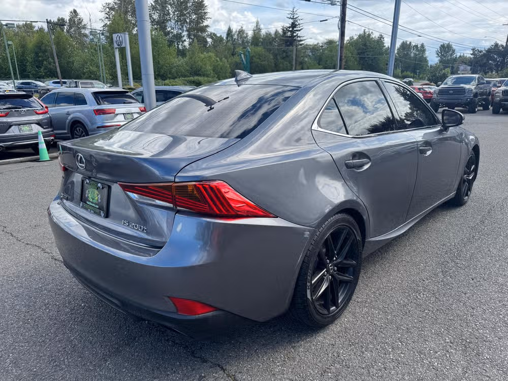 2017 Lexus IS 200t Base Image 11