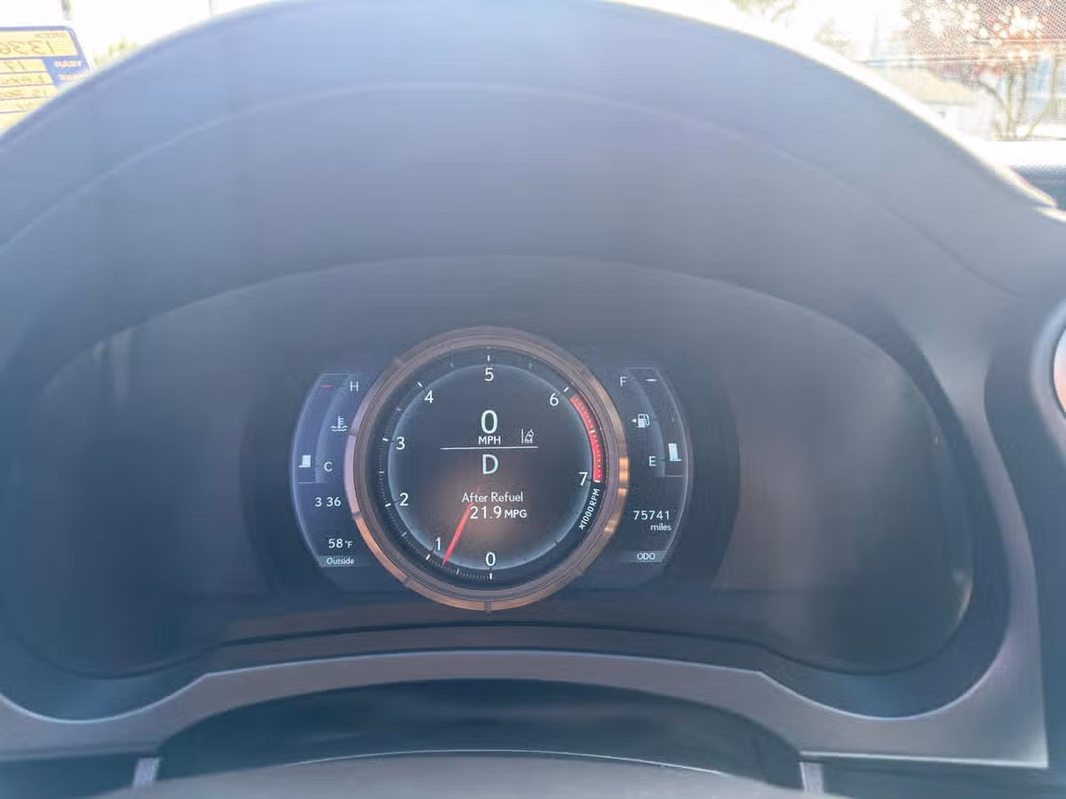 2017 Lexus IS 200t Base Image 14