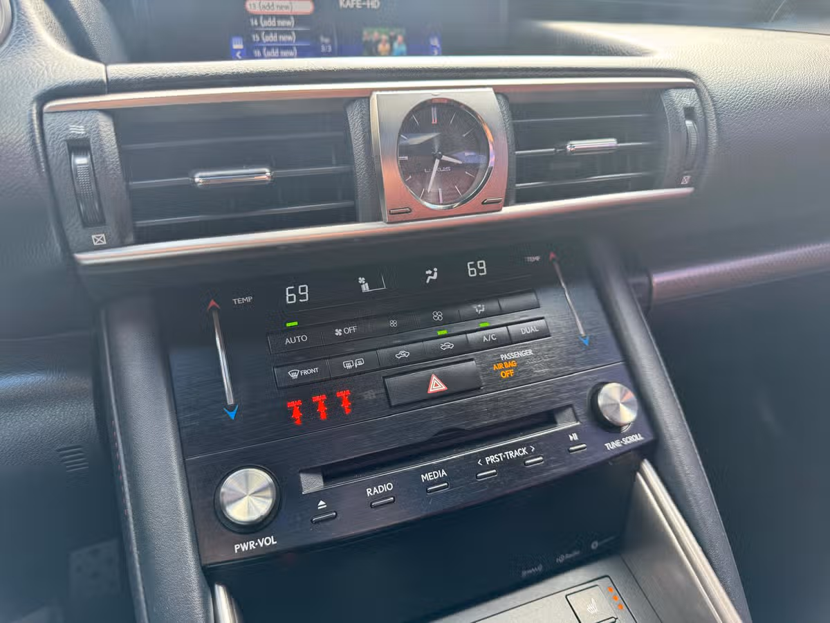 2017 Lexus IS 200t Base Image 18
