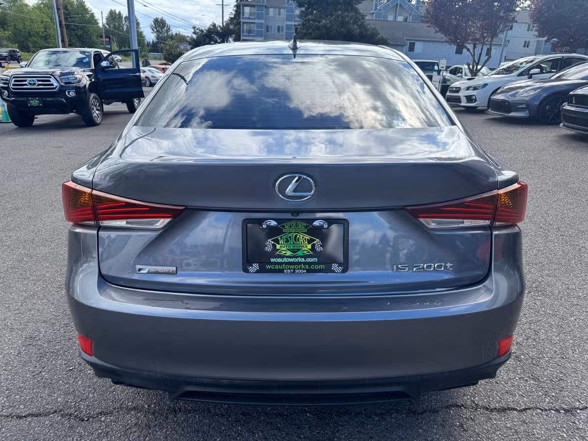 2017 Lexus IS 200t Base Image 12