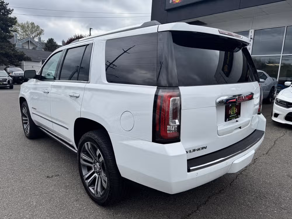 2018 GMC Yukon Denali Image 3