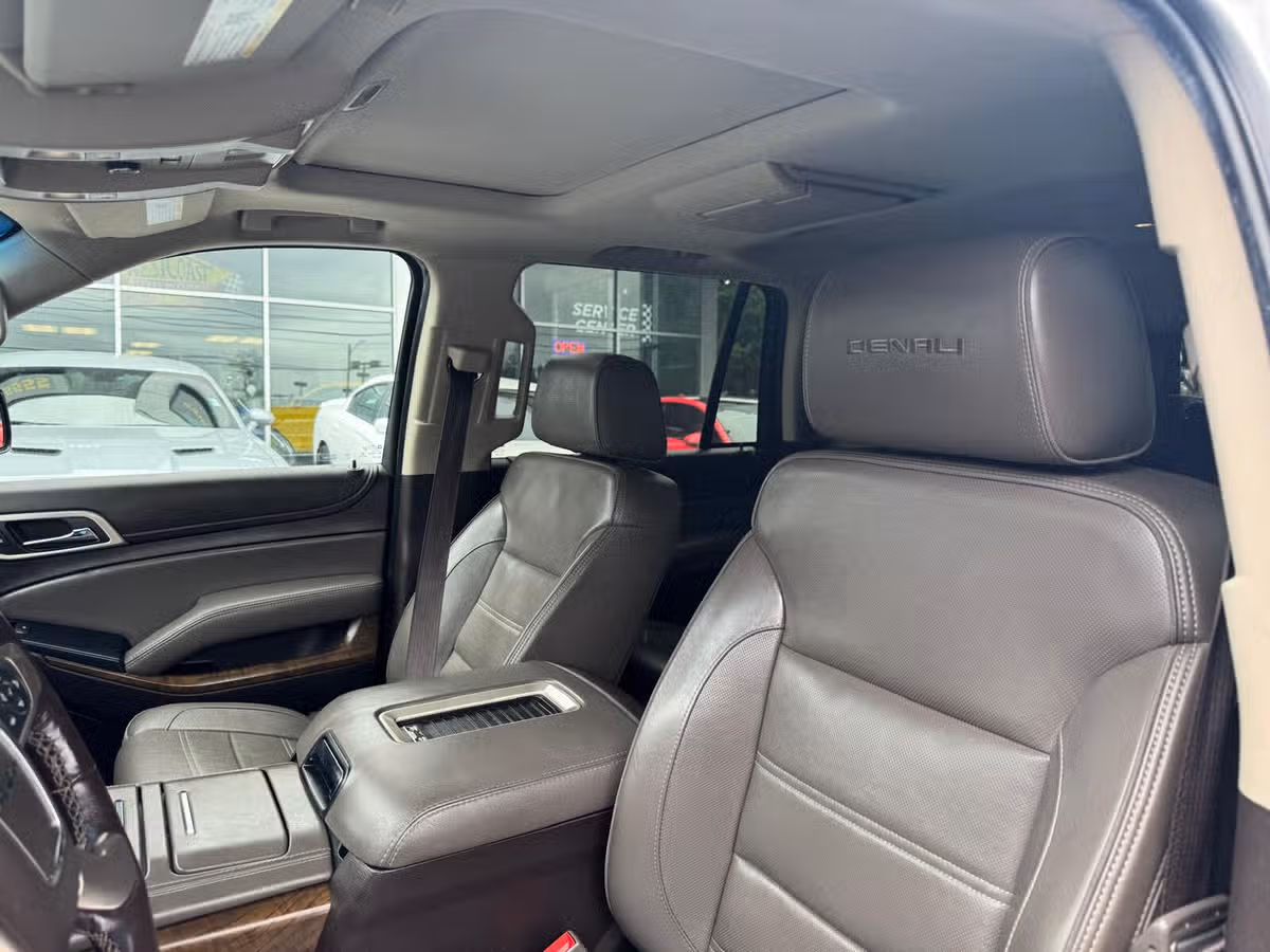 2018 GMC Yukon Denali Image 12