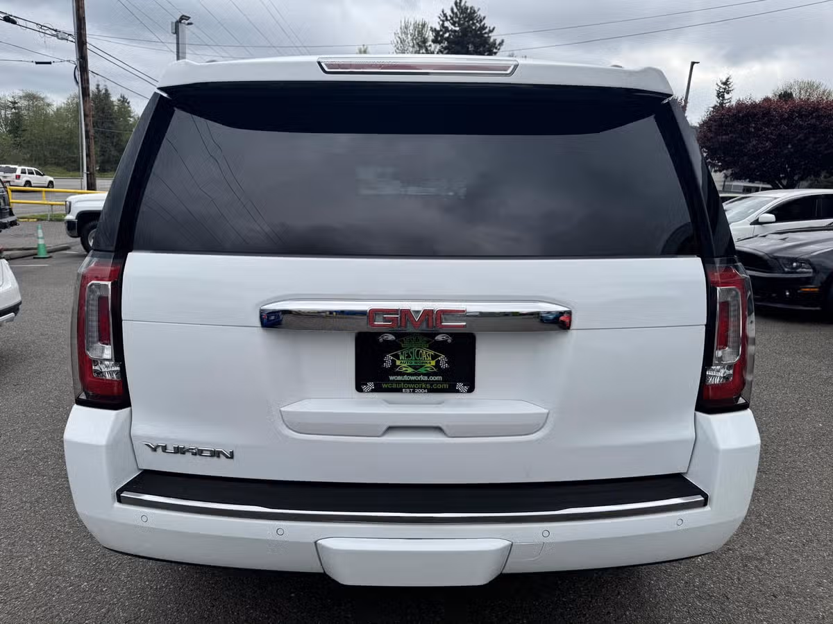 2018 GMC Yukon Denali Image 4