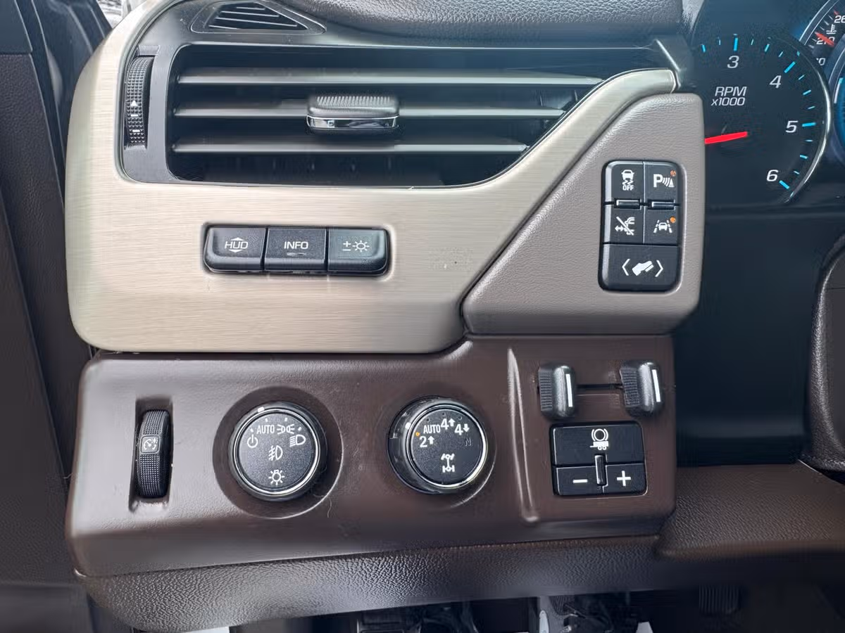 2018 GMC Yukon Denali Image 22