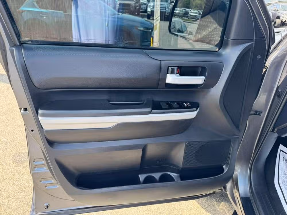 2019 Toyota Tundra SR5 CrewMax Image 16