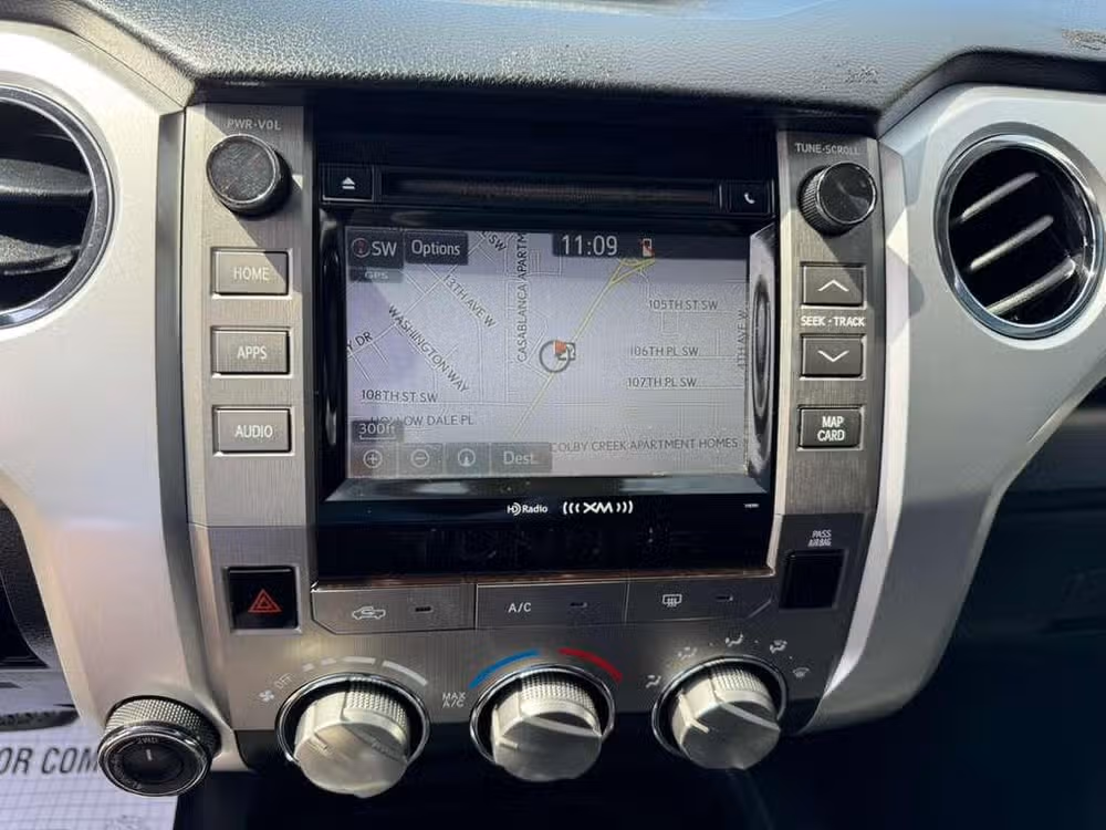 2019 Toyota Tundra SR5 CrewMax Image 18