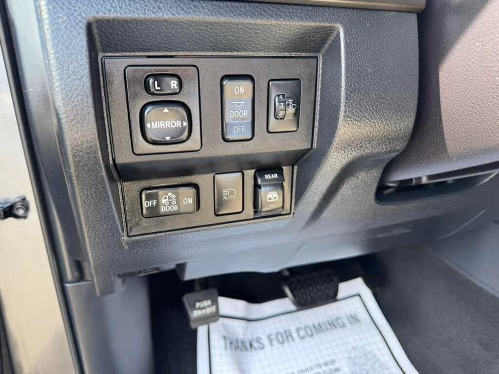 2019 Toyota Tundra SR5 CrewMax Image 22