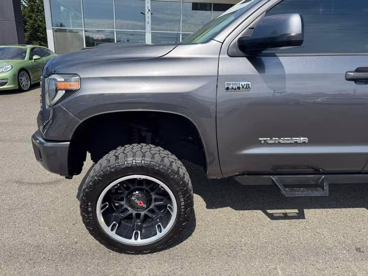 2019 Toyota Tundra SR5 CrewMax Image 3