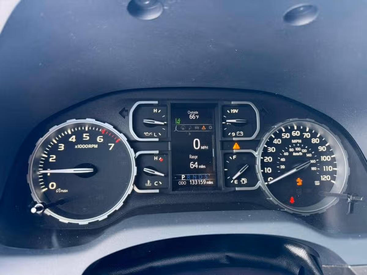 2019 Toyota Tundra SR5 CrewMax Image 15