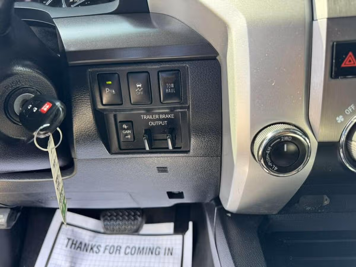 2019 Toyota Tundra SR5 CrewMax Image 19